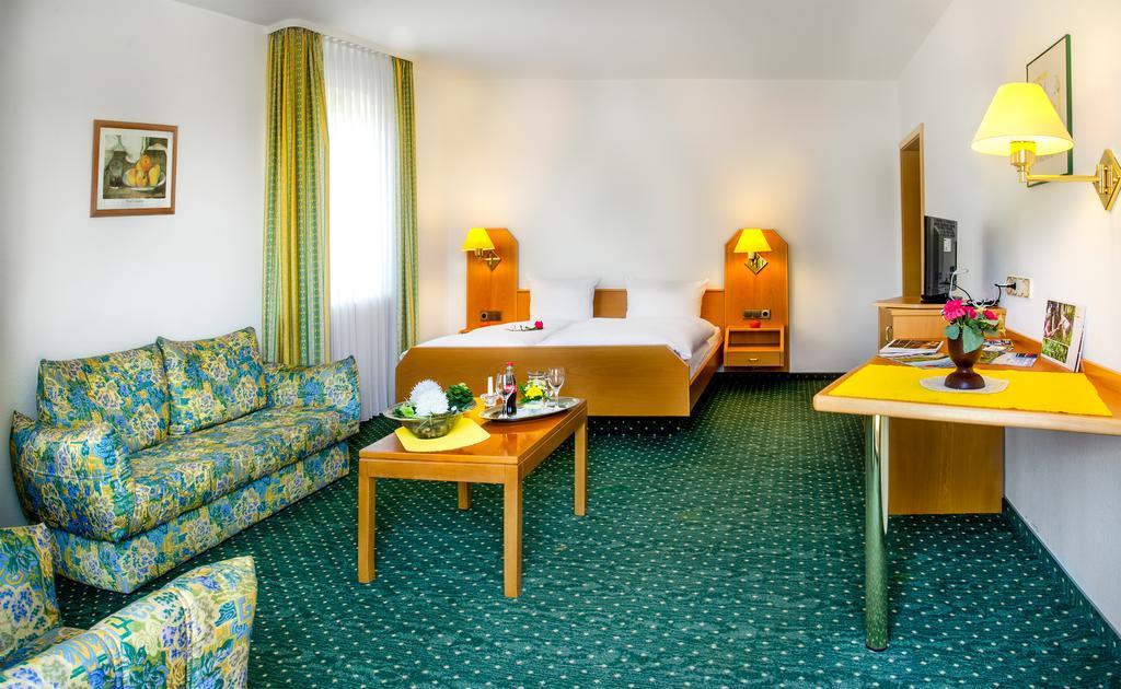 Hotel Hirsch Freudenstadt Exterior photo